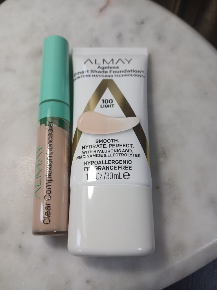 Almay Smart ShadeFoundation Light 100 + Clear Complexion Concealer 100 light