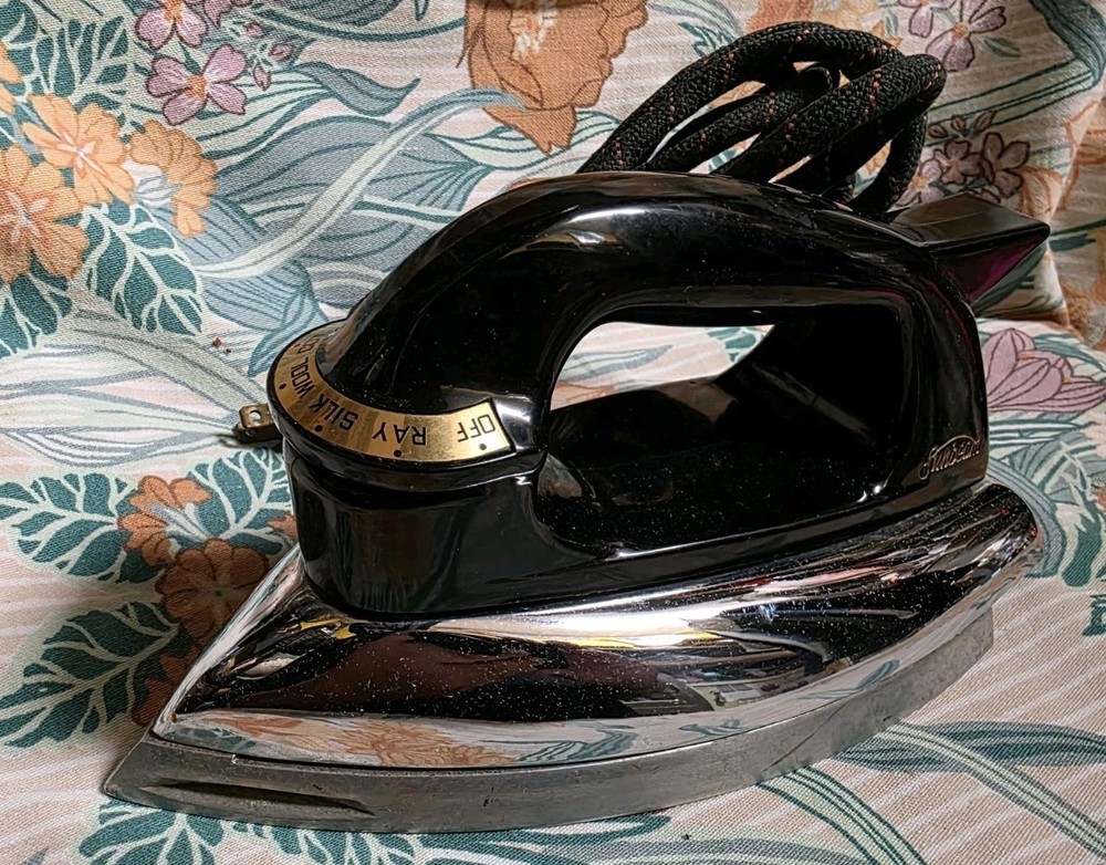 Vintage 1960s Sunbeam Iron