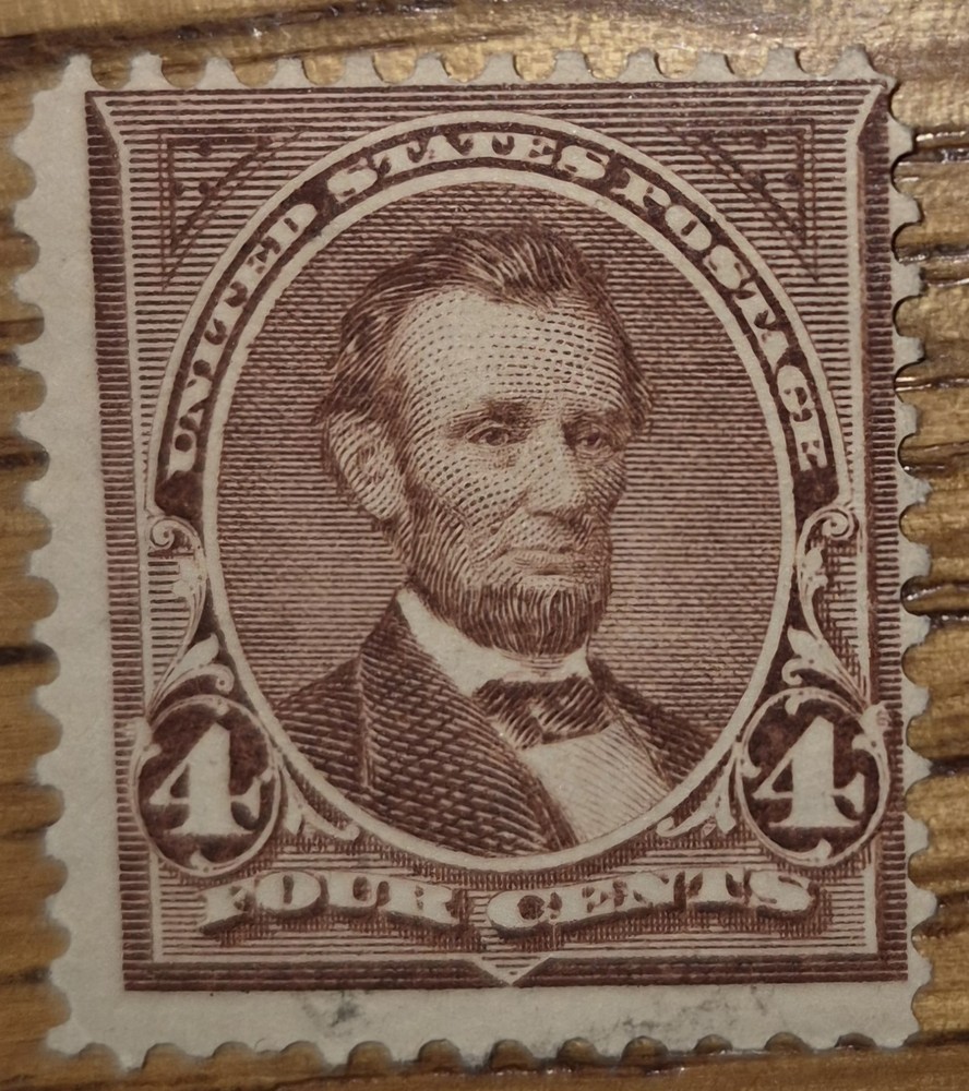 MOMEN: US STAMPS #269 4 cent Lincoln stamp