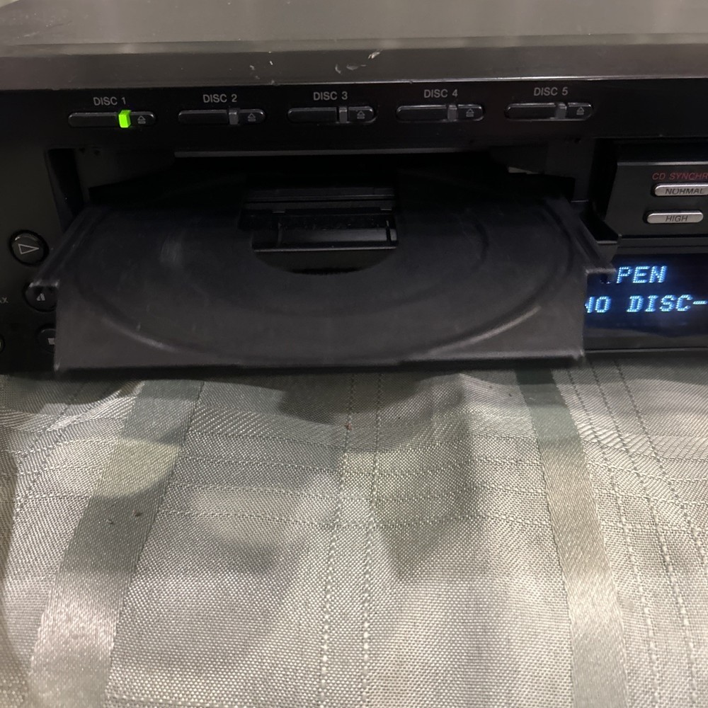 Sony 5 Cd Changer RCD-W500C