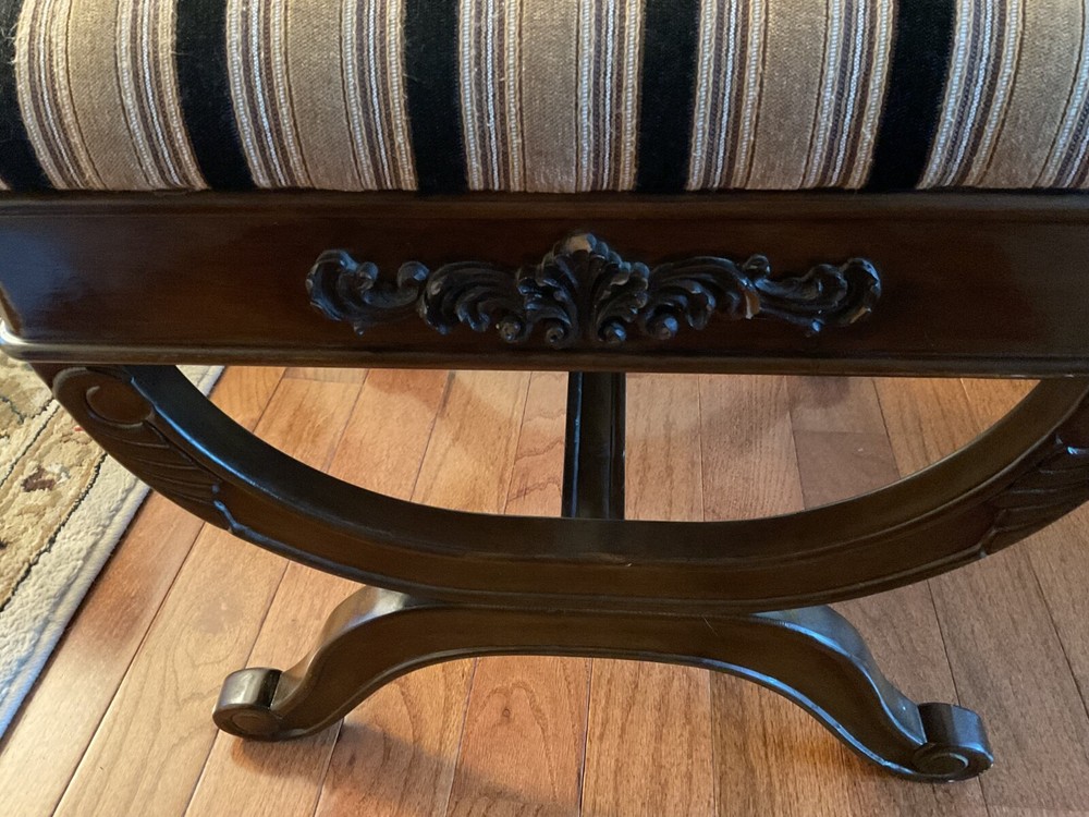 VTG Regency Style Carved Upholstered Bench Entryway Bench