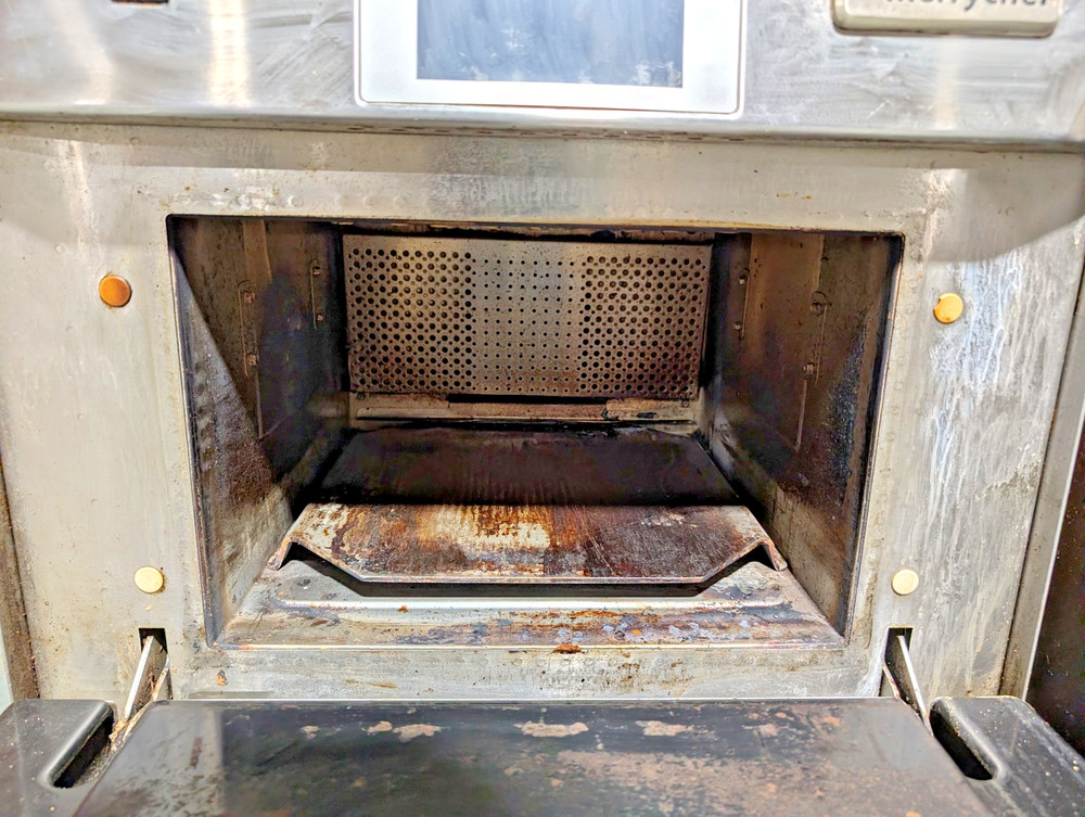 Merrychef eikon e4s Accelerated High-Speed Cooking Countertop Oven