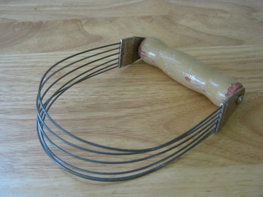 Vintage Androck Wooden Handle Pastry Blender