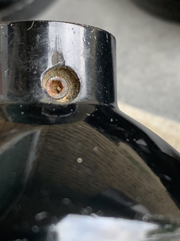 Pair Vintage '70s gloss black Gates Radio large dials console pointer knobs