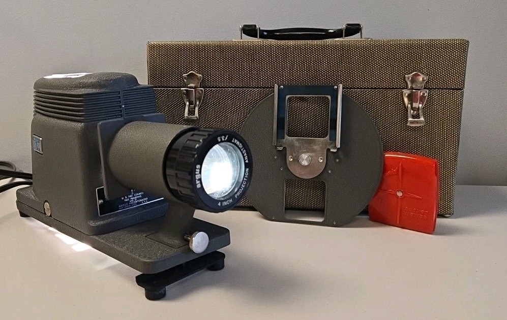 Vintage Argus 150 Slide Projector - Working