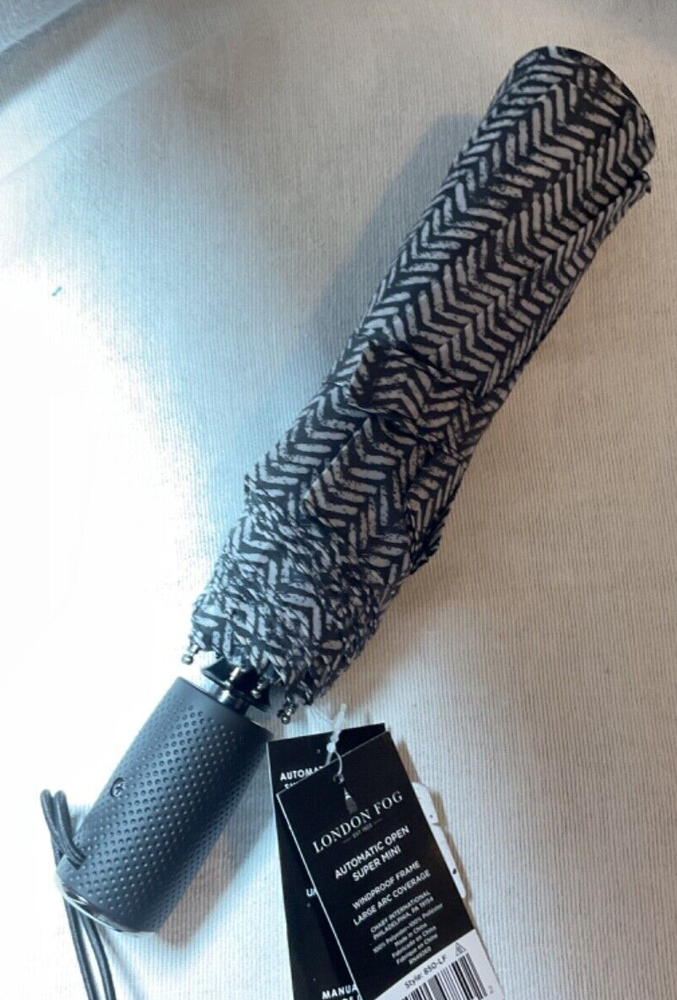 LONDON FOG UMBRELLA BLACK CHEVRON AUTO OPEN SUPER MINI LARGE ARC COVERAGE NWT