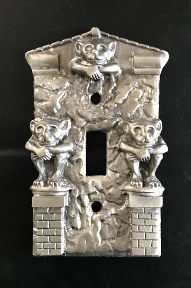 NICE CUSTOM PEWTER GOTHIC CASTLE GARGOYLES LIGHT SWITCH PLATE COVER