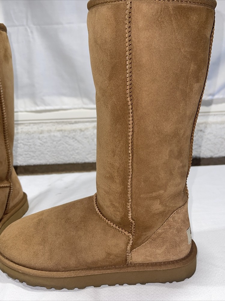 UGG BOOTS WOMEN CLASSIC MID LARGE US SIZE 7