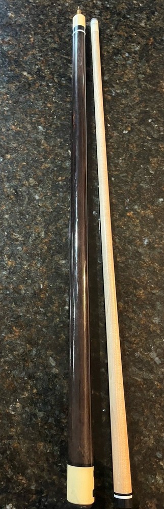 Crest Pool Cue Stick 2 Piece 18oz