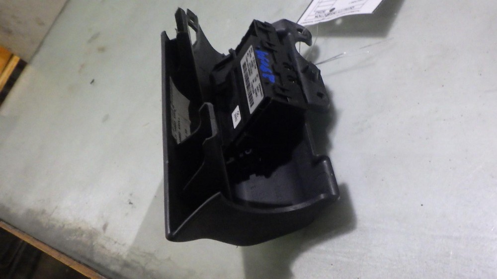 11 MINI CLUBMAN Dash Mounted Start Button