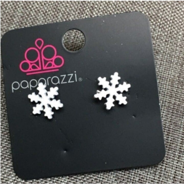 Snowflake Stud Pierced Earrings Sparkle Snow White