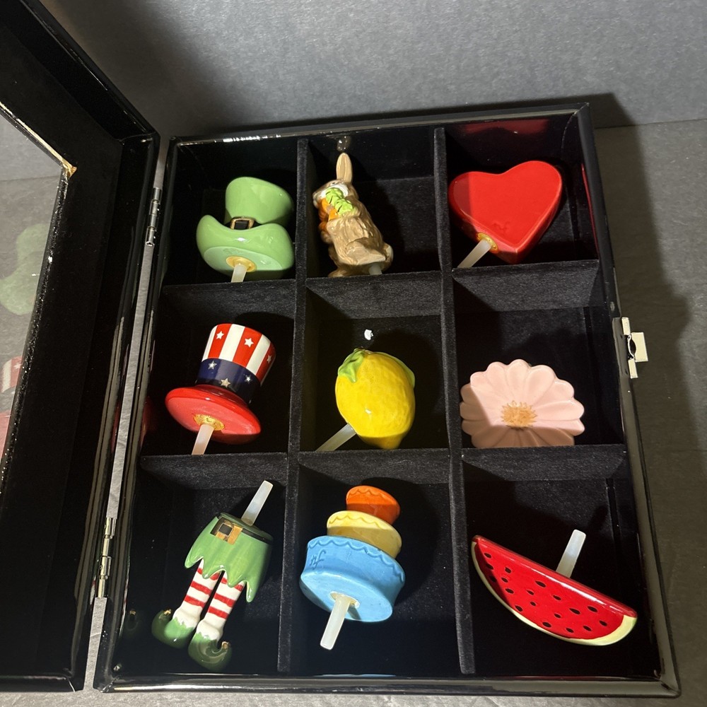 NORA FLEMING MINIS IN BOX 9 Pieces Stunning