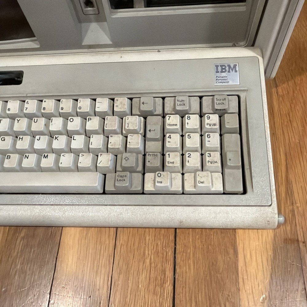 Vintage IBM 5155 PC Convertible Portable Computer NO CORDS UNTESTED(READ!)