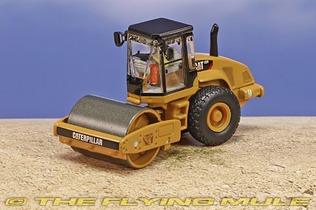 Diecast Masters 1:87 CS56 Smooth Drum Soil Compactor
