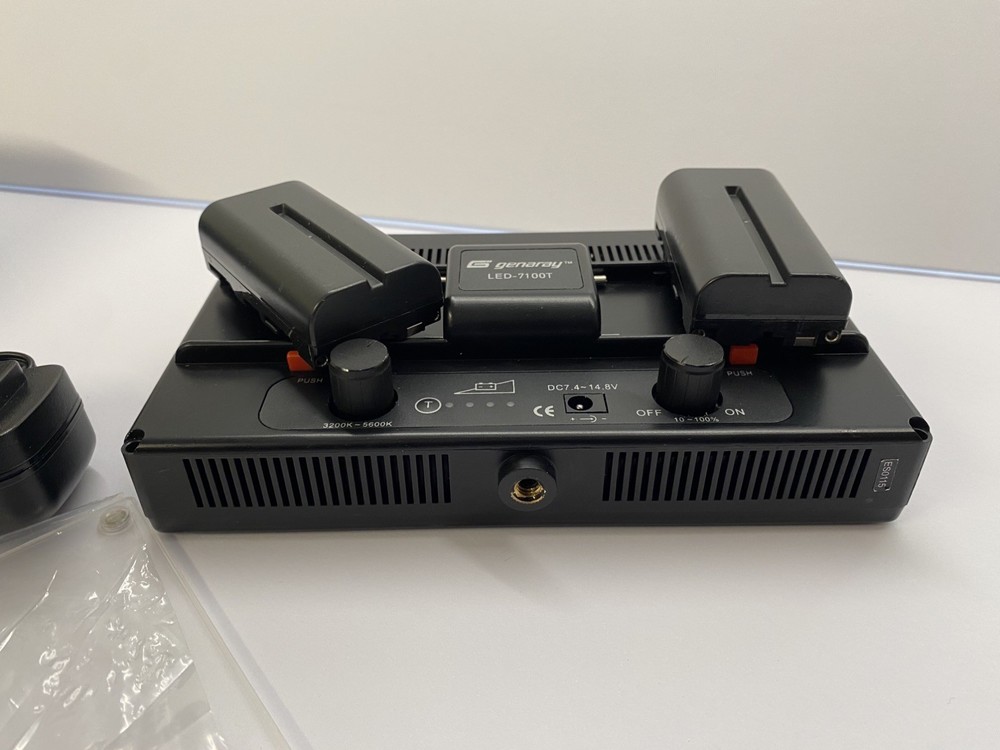 Genaray LED-7100T 312 LED Variable-Color On-Camera Light Kit