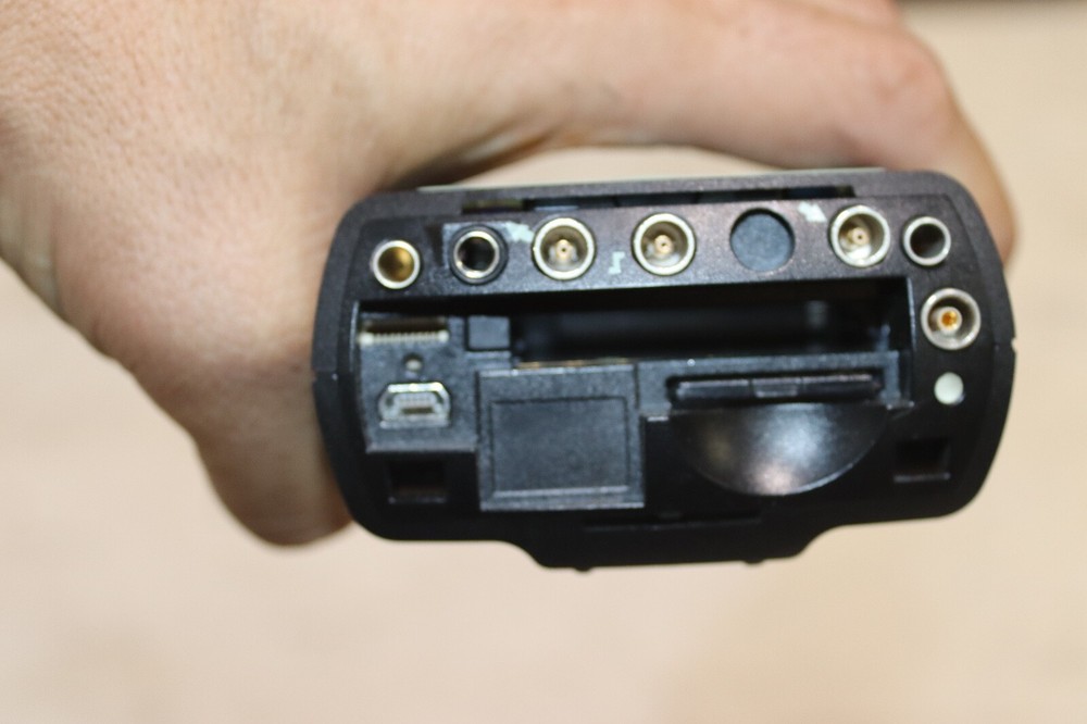 BRUEL & KJAER 2250 HAND-HELD ANALYZER W/4952 MICROPHONE