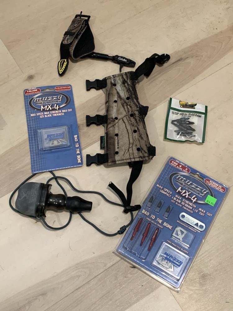 Compound Bow KIT — Diamond Razor Edge Compound Bow w/ Apex Gear Sight