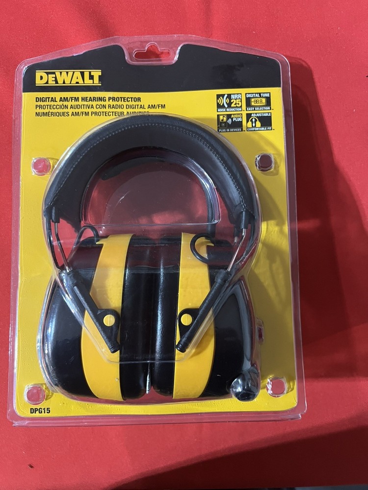 Dewalt Digital AM FM Hearing Protector New see photos