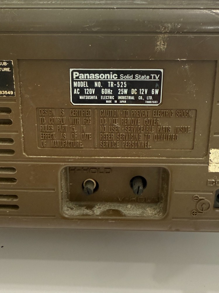 VINTAGE PANASONIC SOLID STATE PORTABLE TELEVISION TR-525