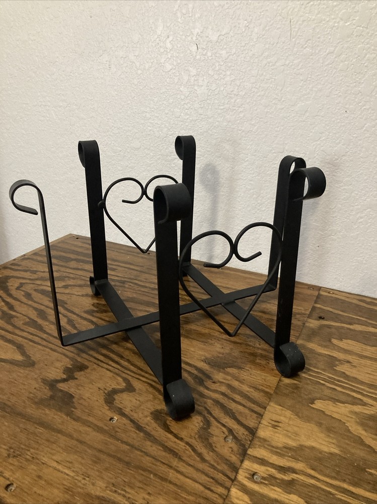 Vtg Metal Magazine Rack With Hearts