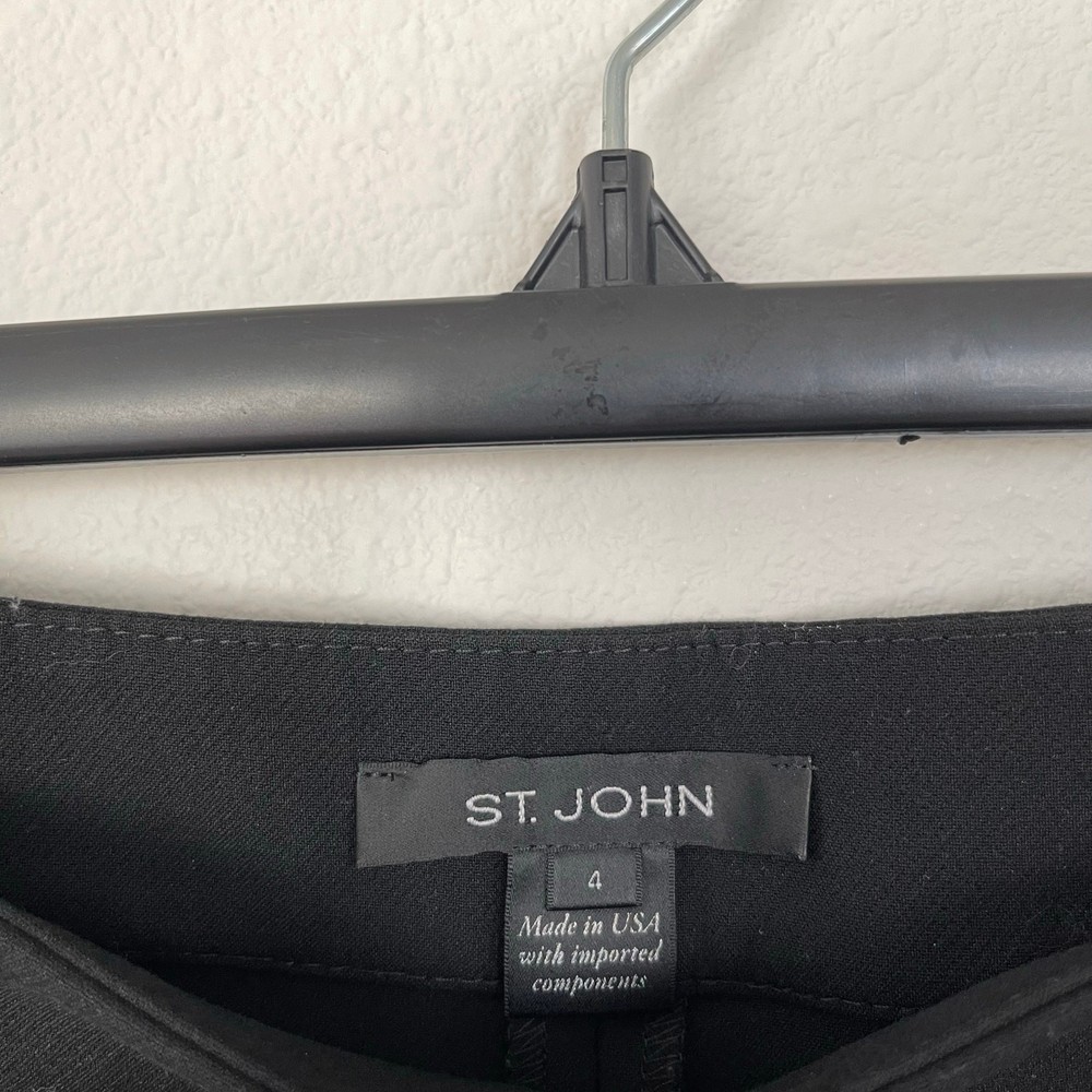 ST. JOHN Black Ankle Zip Trouser Pants (Size 4)