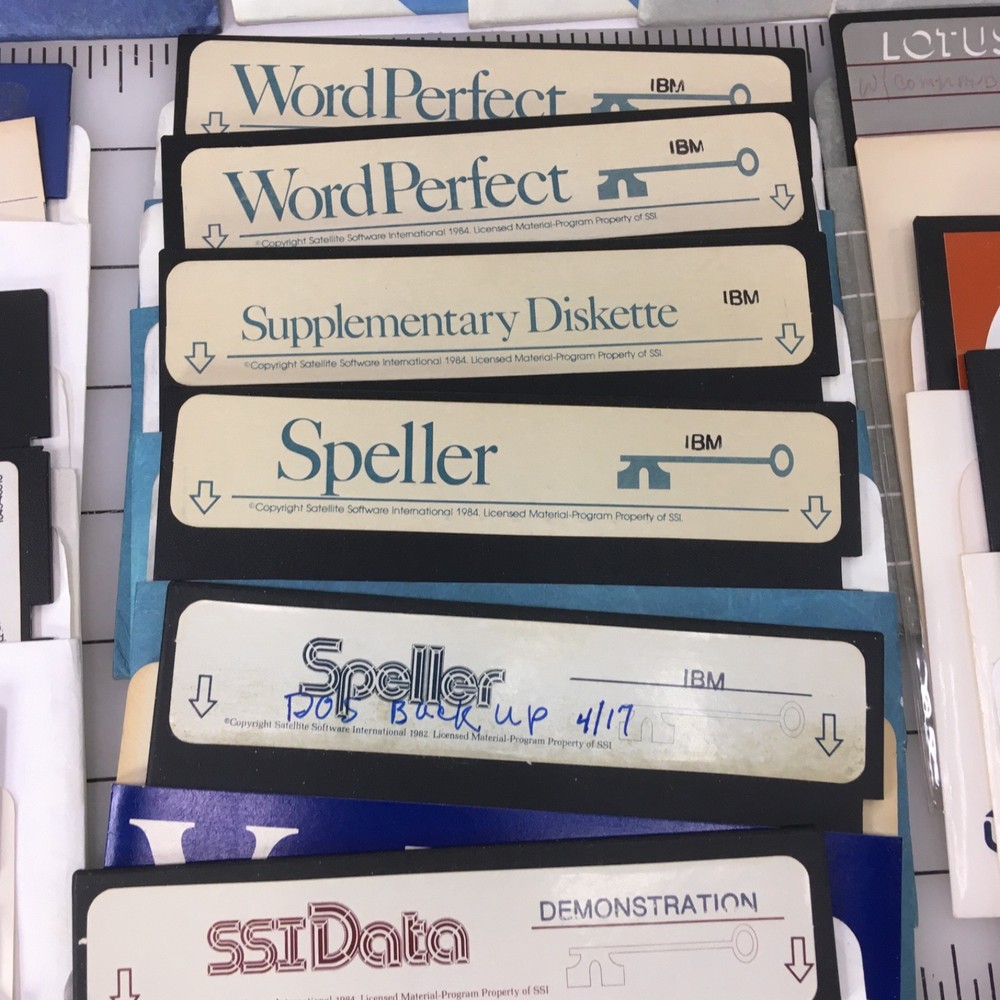 5.25" floppy disk lot 35 diskettes Mostly Software Programs Dos Untested