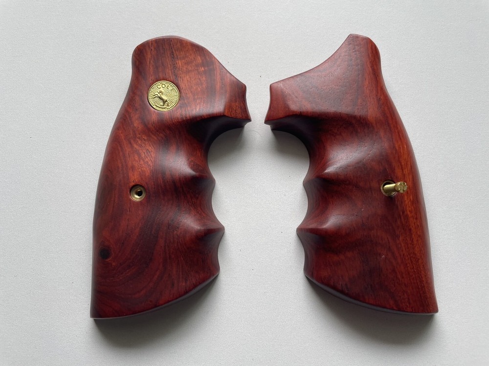 GORGEOUS GRIP FOR COLT PYTHON (I, E FRAME) SMOOTH PADAUK HARDWOOD OPEN BACK