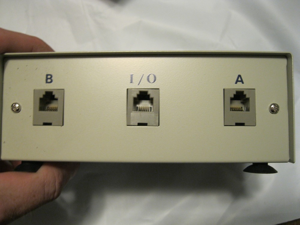 QVS CA285-2 Manual Data Switch Gold Plated AB 6 Wire RJ12F