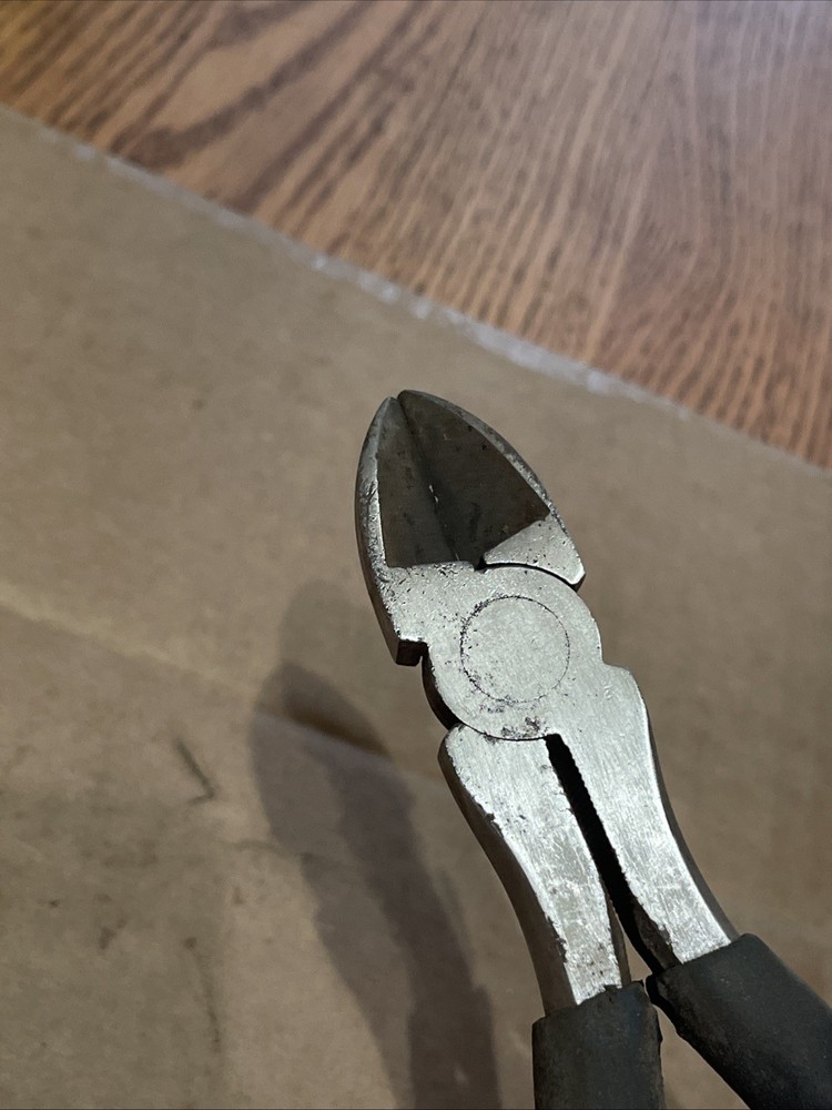 Companion Black Handle 8 in. Diagonal Cutter ! Small Nick Needs Oiled !’