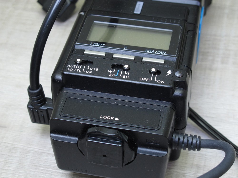 VIVITAR 5600 System Flash + DSC-3 and PMC PM/N2 Sync Cables