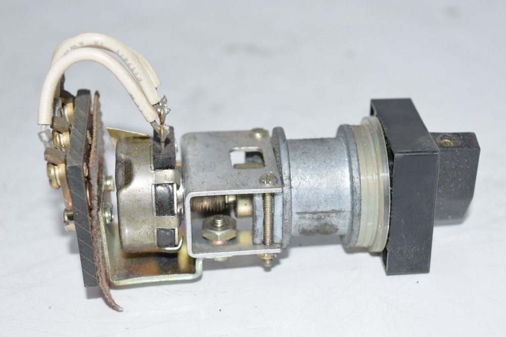 GE CR104MP002 Potentiometer
