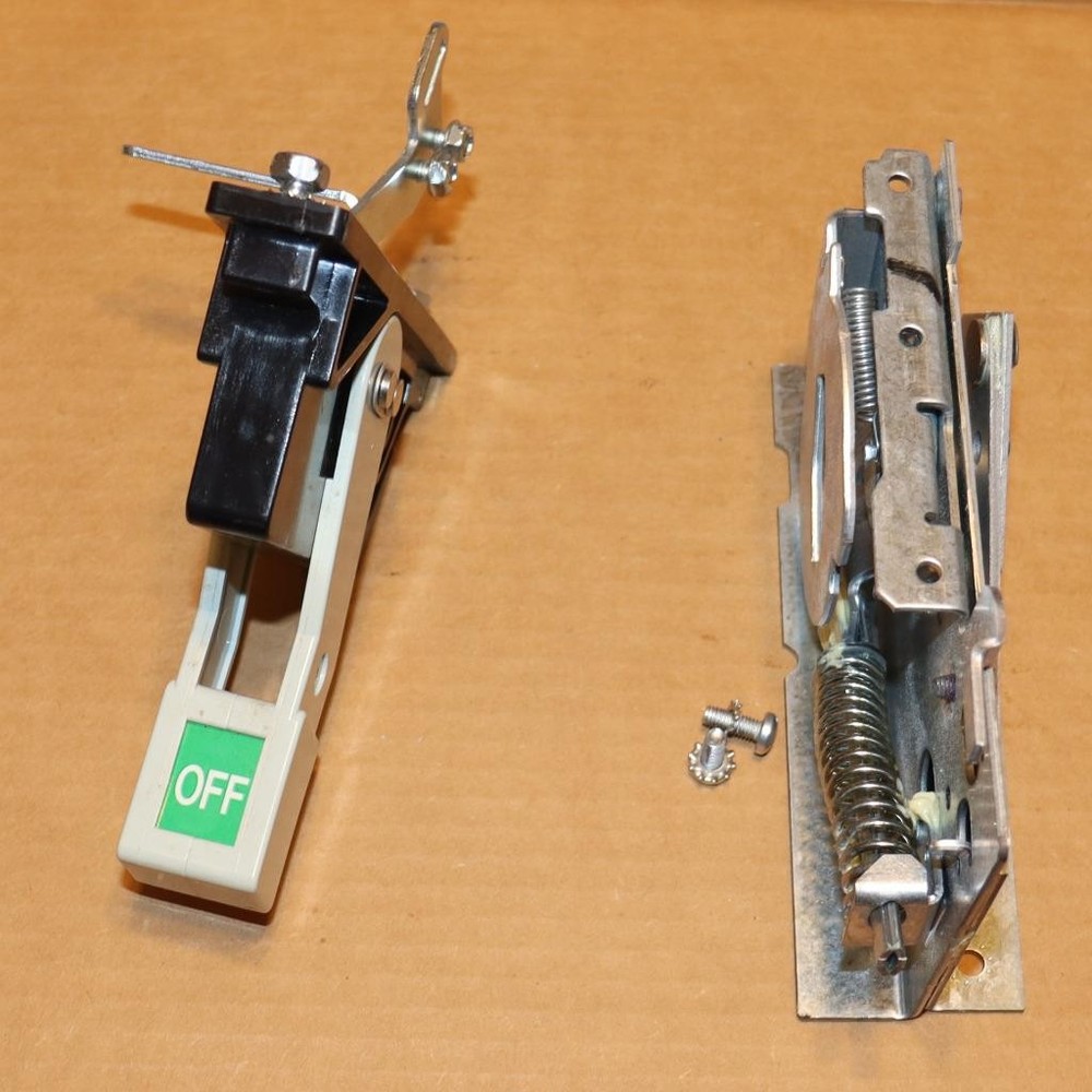 One Replacement Handle Assembly Siemens Motor Starter Combination Enclosure