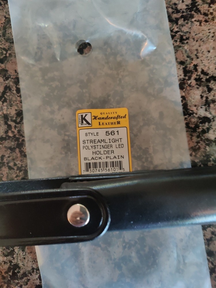 STREAMLIGHT STINGER POLYSTINGER OR SIMILAR PLAIN LEATHER CARRIER