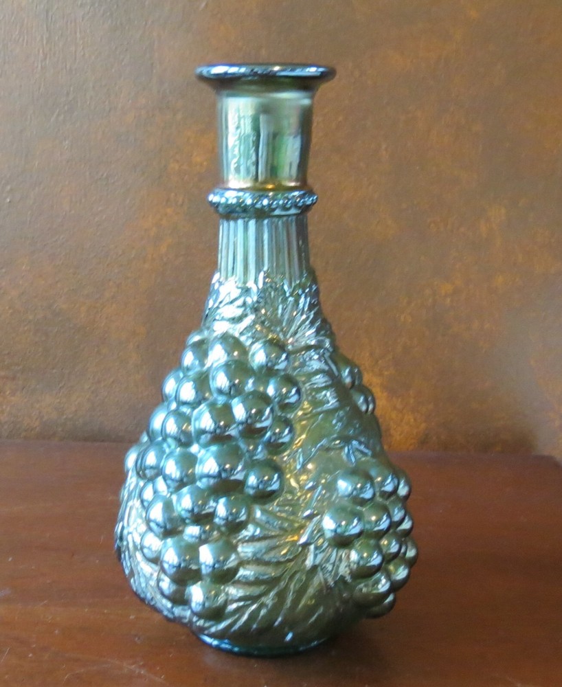 Imperial Green Carnival Grape 9 ¼” Open Decanter