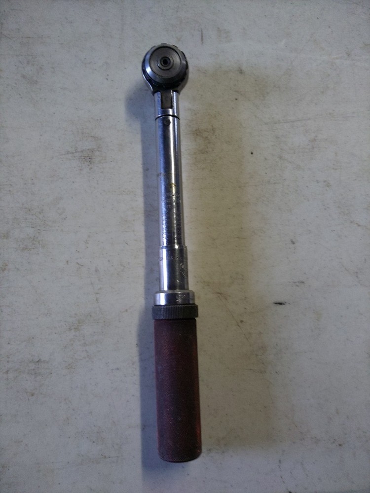 mac 3/8 drive Click Torque Wrench Adjustable Ratcheting 3/8 in with Red Case