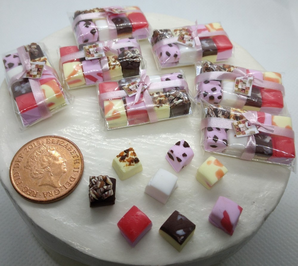 Dolls House Sweets 8 miniature assorted luxury marshmallows gift box 1/12 scale