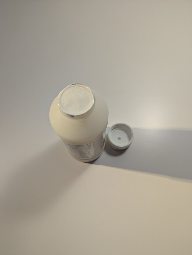 Liquitex Professional Pouring Medium, 8 oz.