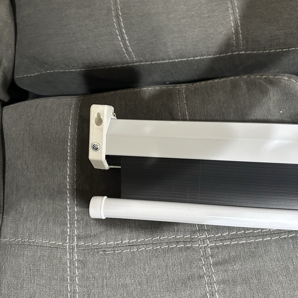 72” Zero Edge Z-100 3D Ready Projector Screen Diamond Cut I-Motorized