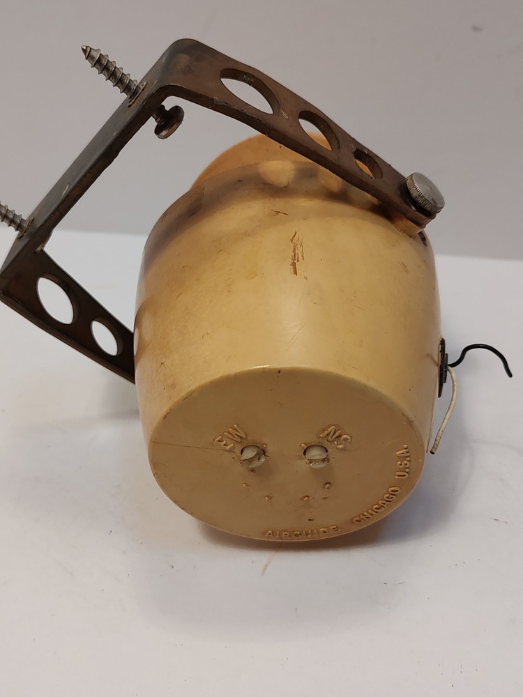 Vintage AIRGUIDE Mountable Compass Chicago