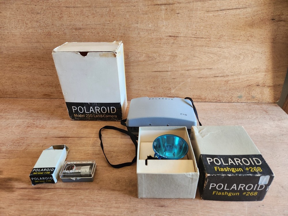 Polaroid Model 210 Land Camera 268 Flash Gun 192 Self Timer Vintage Bundle Lot