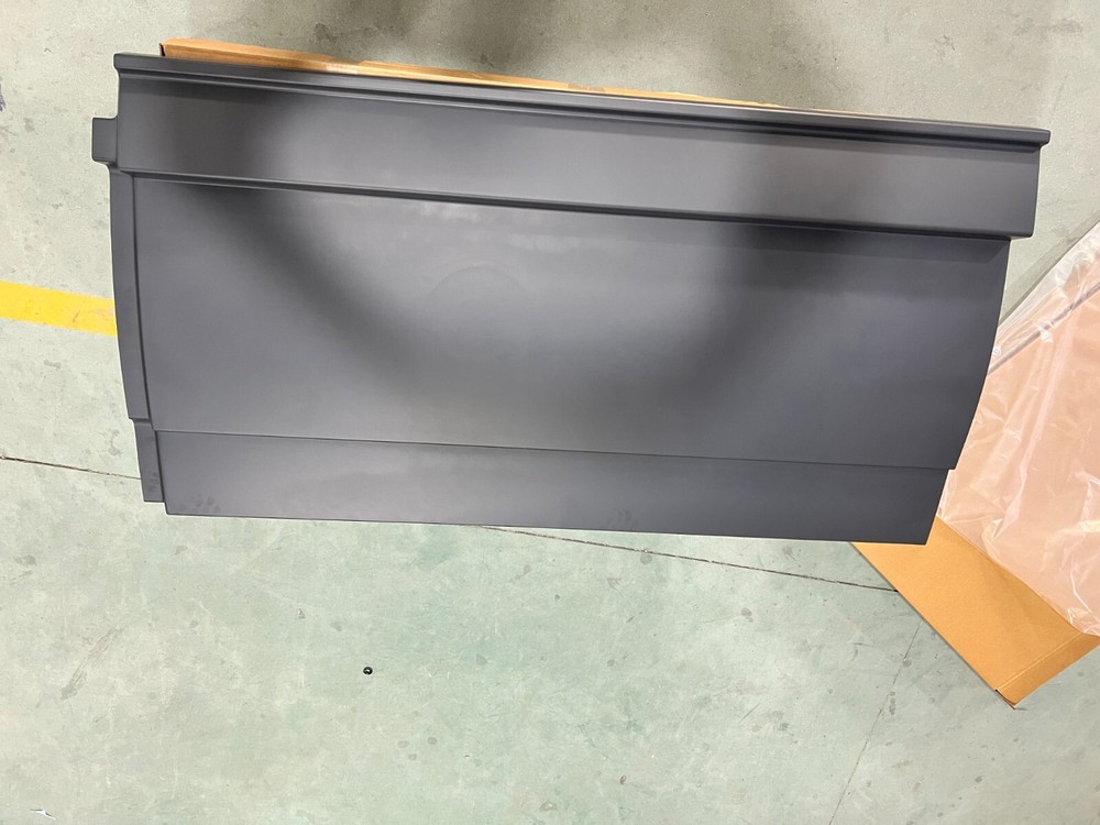Freightliner Cascadia Right Passenger Side middle Fairing Panel 2007-2017