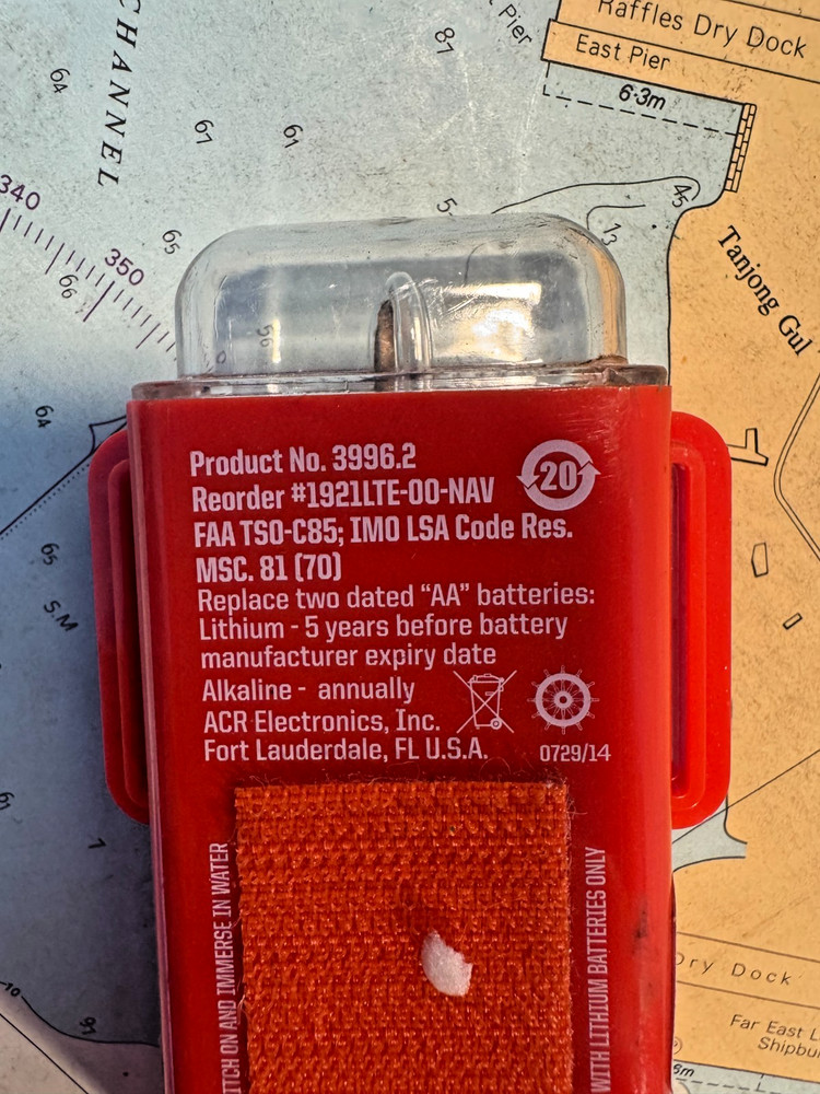 ACR FIREFLY 3 WATERBUG High Intensity Emergency Rescue Strobe Survival Light