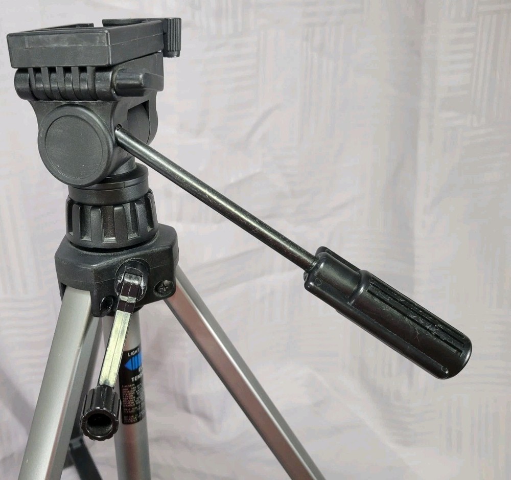 Magnovox 48" Tripod