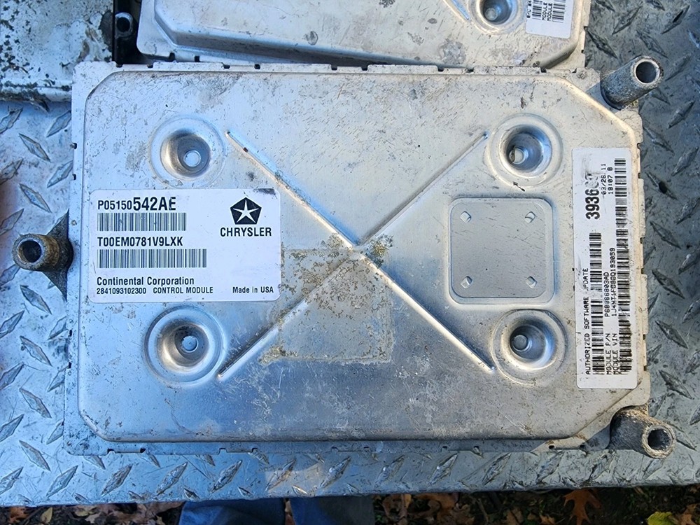 2011 Jeep Patriot Compass 2.4L ECU ECM Engine Computer Module P05150542AE OEM