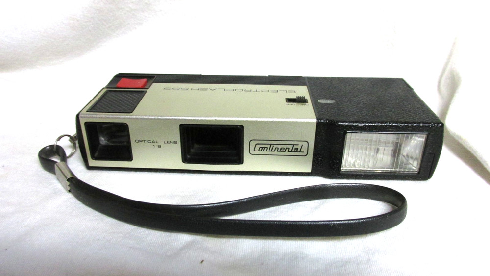VINTAGE 1970s CONTINENTAL ELECTROFLASH 555 CAMERA
