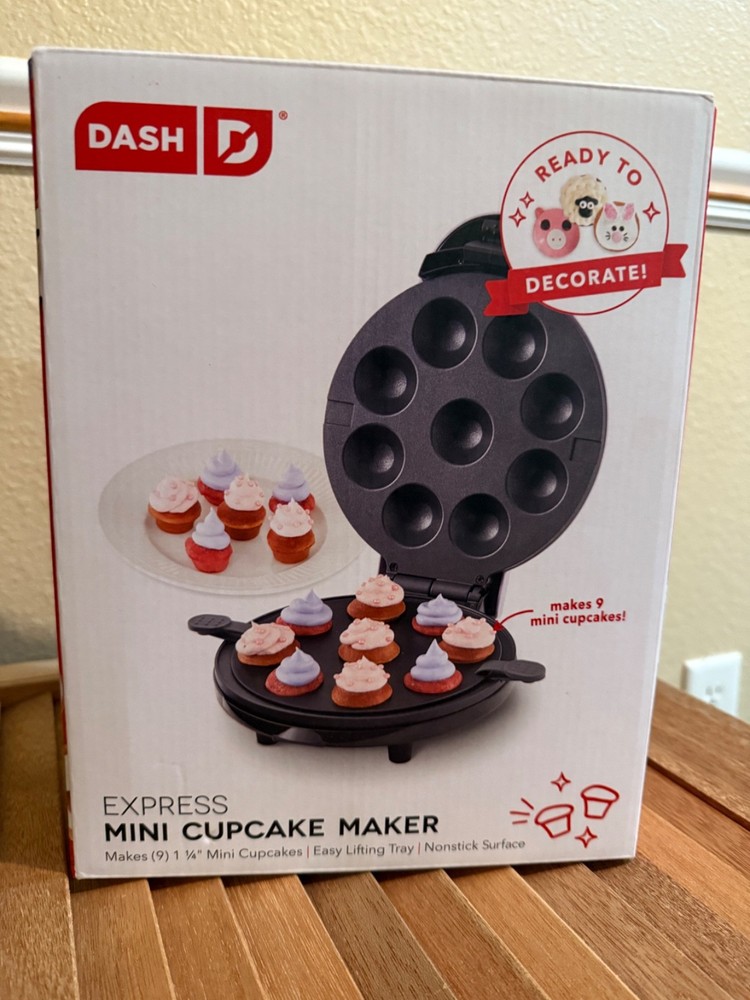 Dash Express Mini Cupcake Maker, New in box