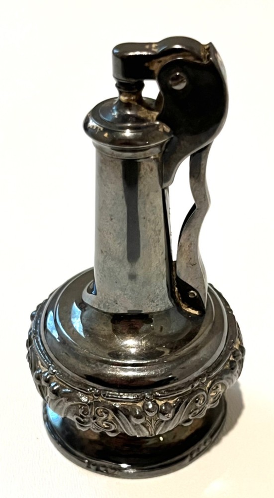 Vintage Ronson Art Deco Decanter Table Top Cigarette Lighter