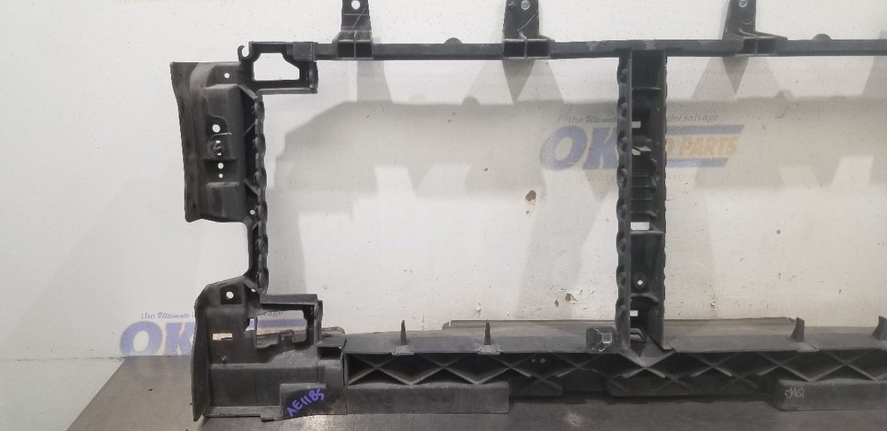 20 CHEVY SILVERADO 1500 AIR SHUTTER 5.3L