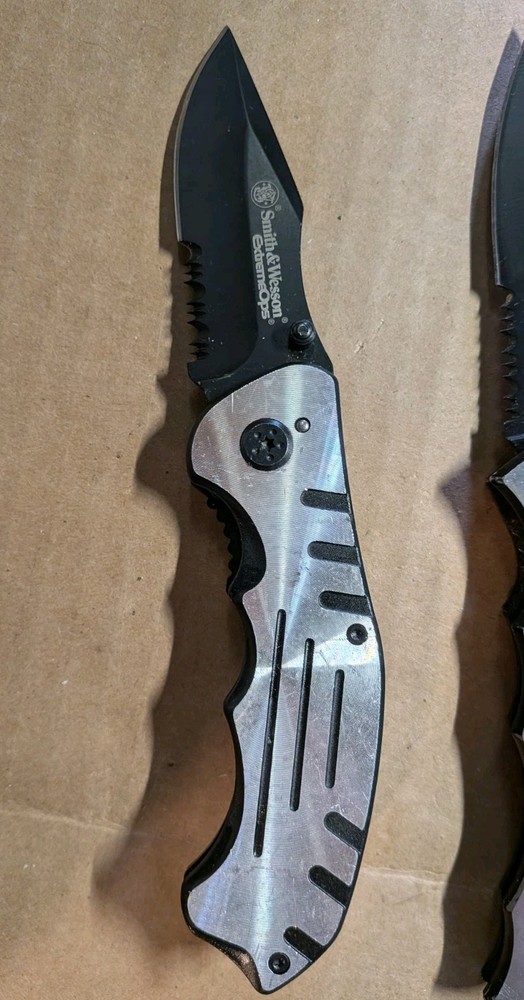 3 Smith & Wesson Ect. Folding Pocket Knives Lot Bundle EDC Knife Pre Owned