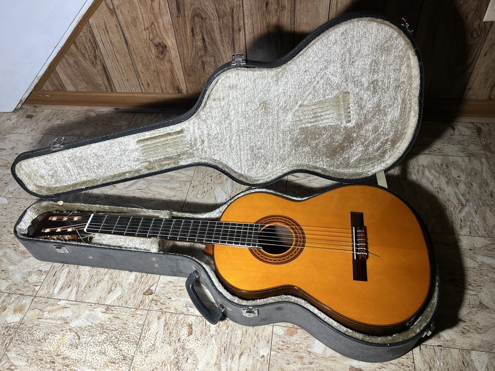 Admira Maruja Classical Guitar